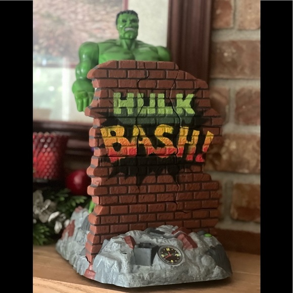 ⭐️RARE Large Incredible Hulk Animated Talking Smash Bank NEW - Picture 4 of 8